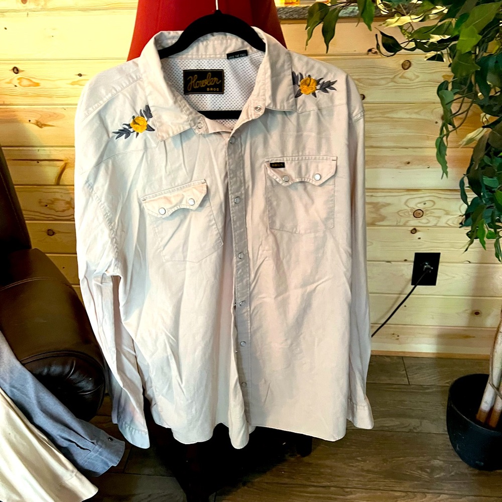 Howler brother shirt xl